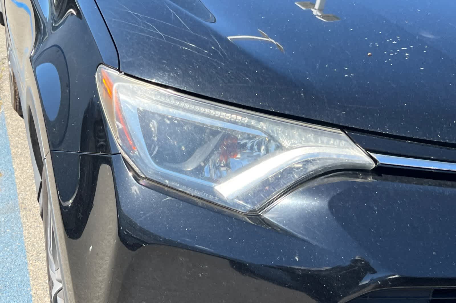 Thumbnail: 2017 Toyota RAV4 - 14