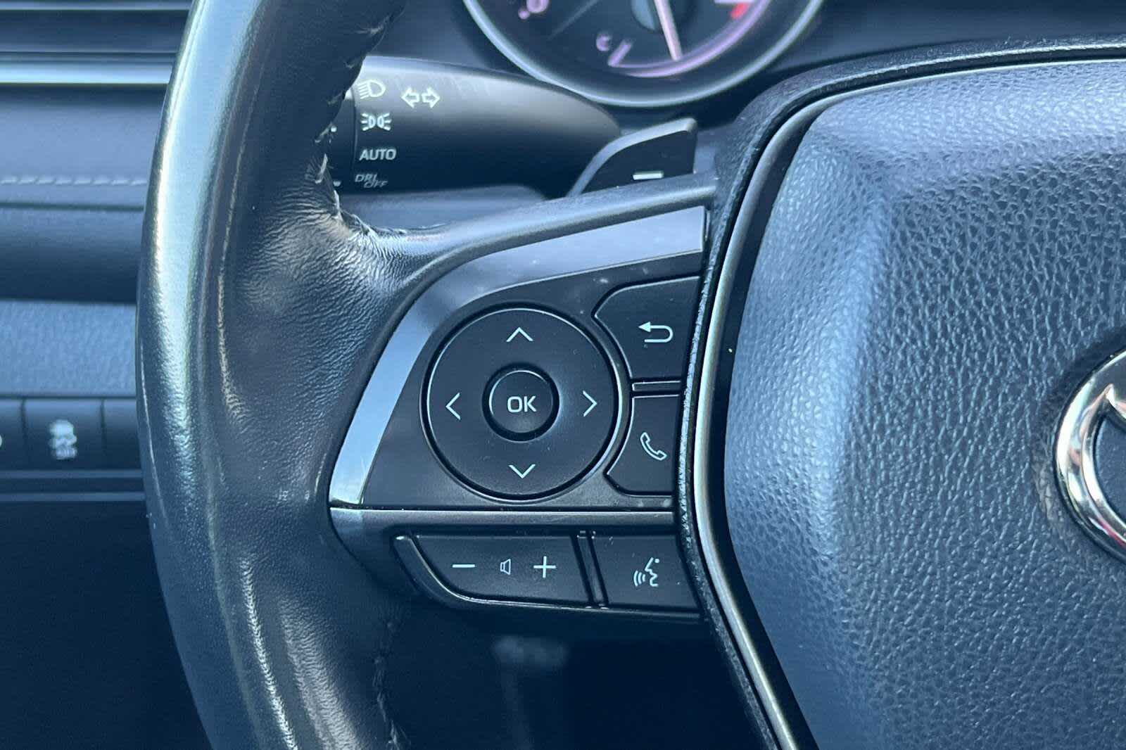 Thumbnail: 2022 Toyota Camry - 23