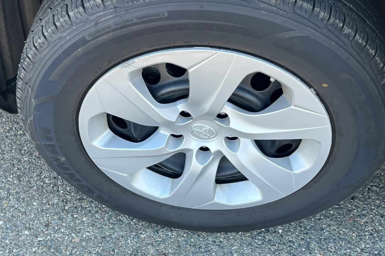 Thumbnail: 2024 Toyota RAV4 - 21