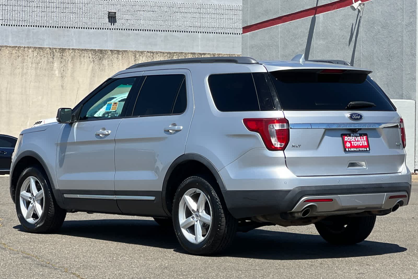 Thumbnail: 2016 Ford Explorer - 7