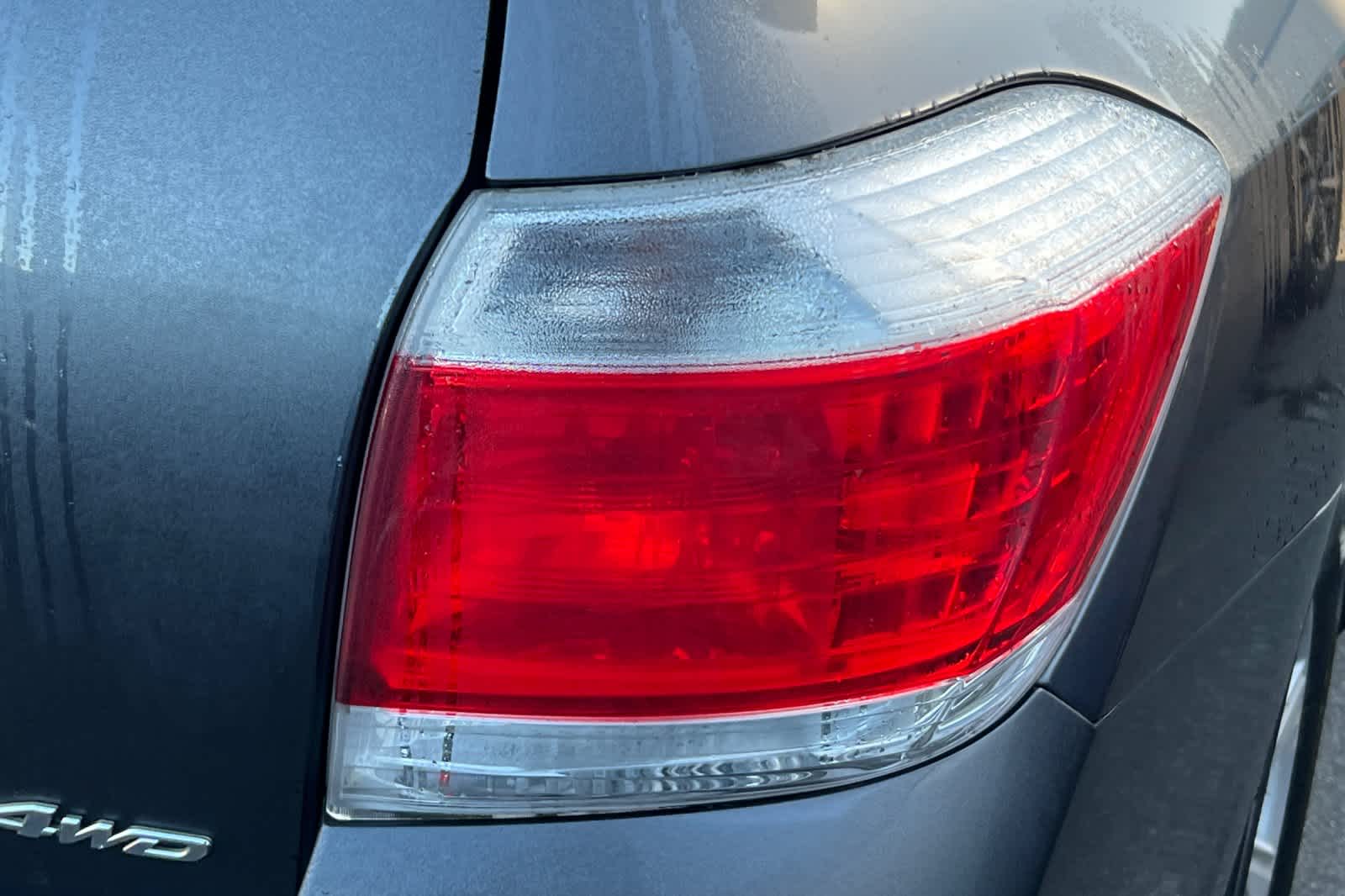 Thumbnail: 2012 Toyota Highlander - 17