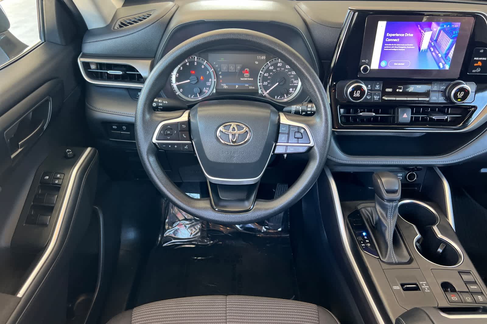 Thumbnail: 2023 Toyota Highlander - 15