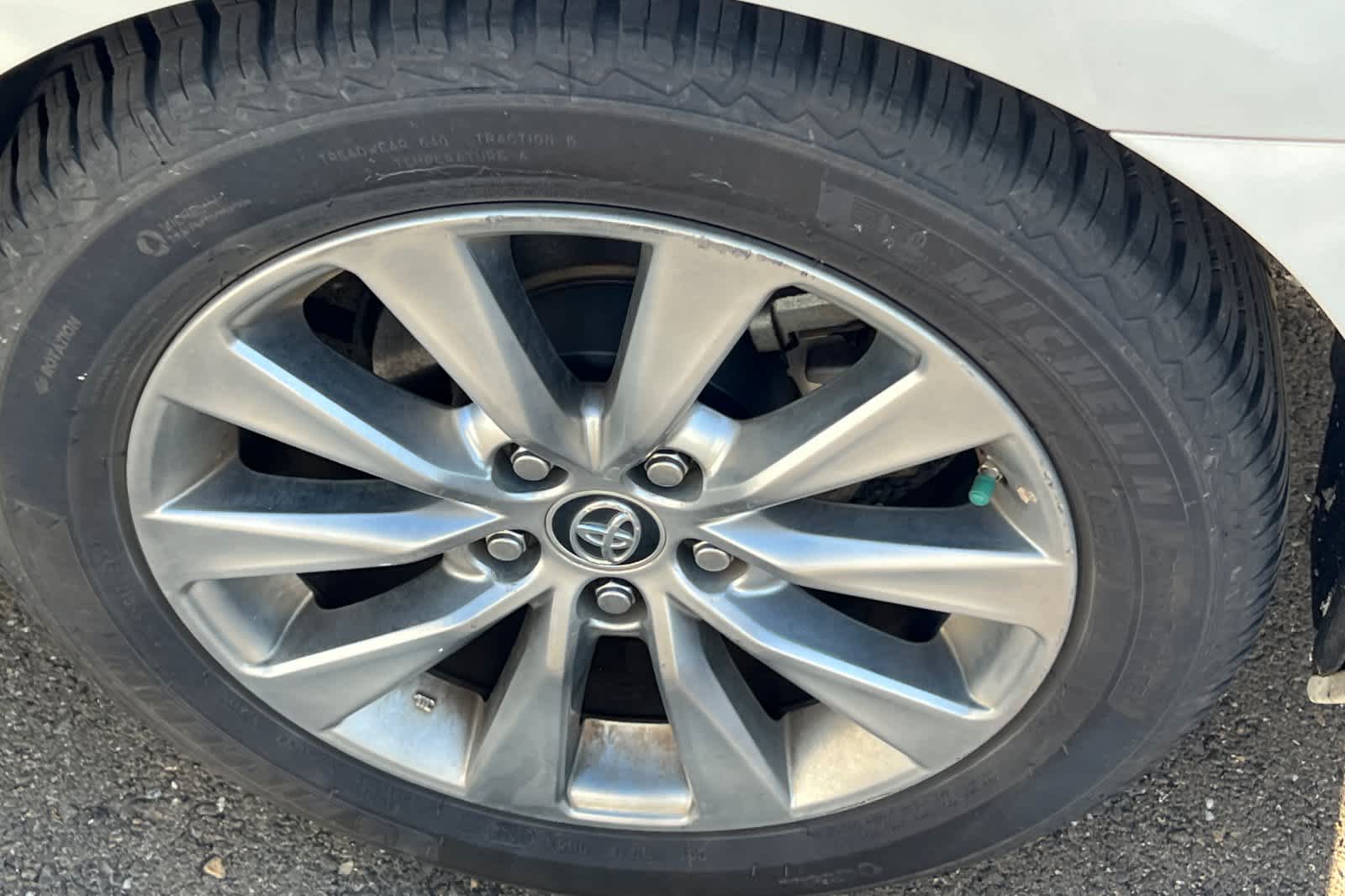 2015 Toyota Camry XLE 18