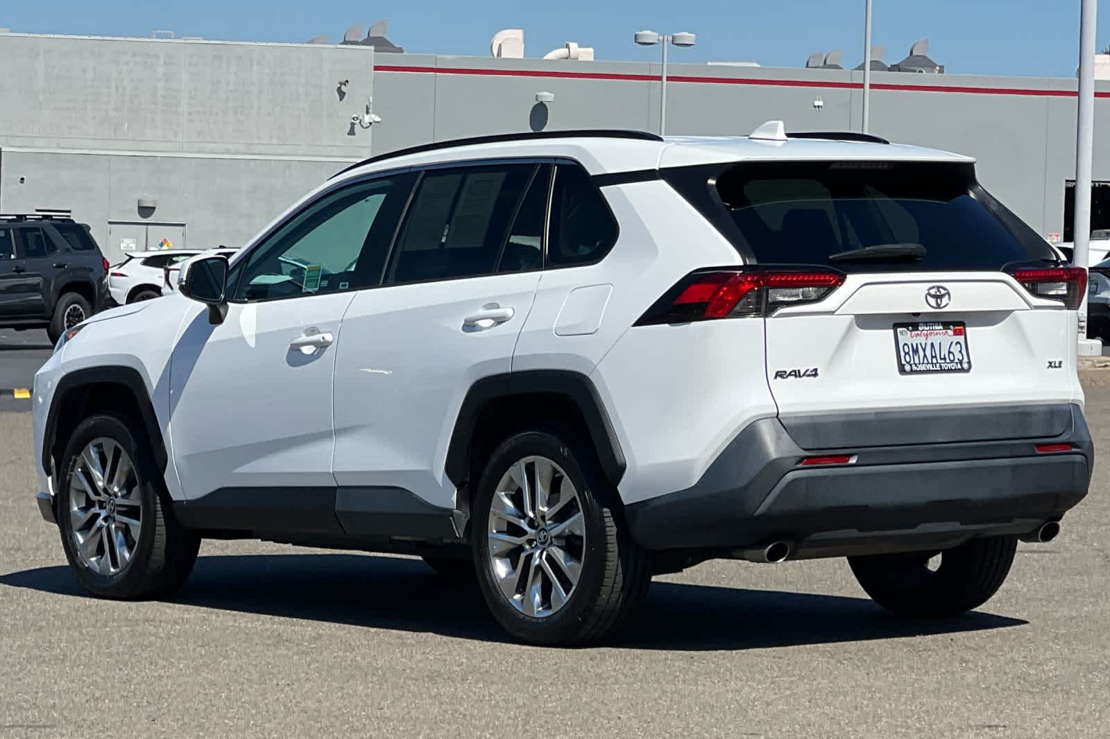 Thumbnail: 2019 Toyota RAV4 - 7