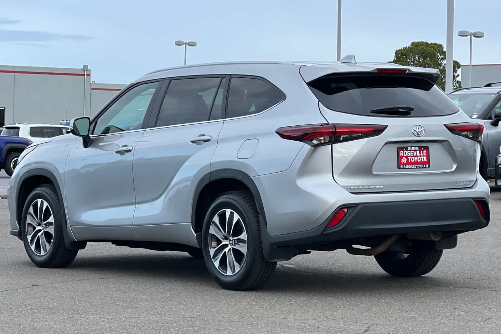 Thumbnail: 2024 Toyota Highlander - 7