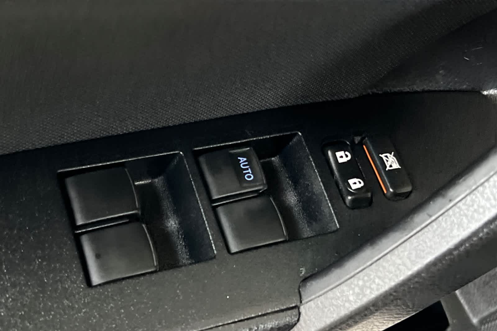 Thumbnail: 2016 Toyota Corolla - 13