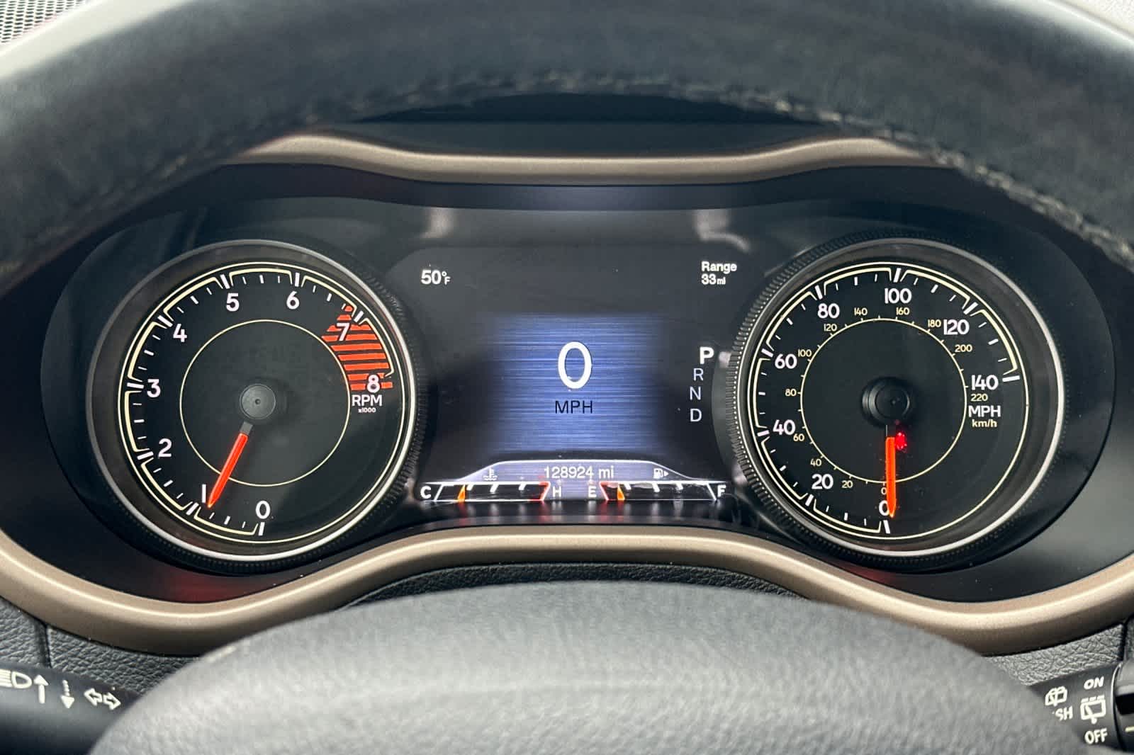 Thumbnail: 2017 Jeep Cherokee - 28