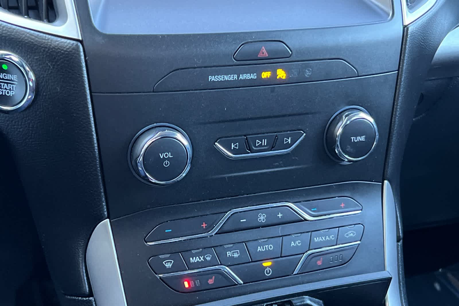 Thumbnail: 2020 Ford Edge - 22