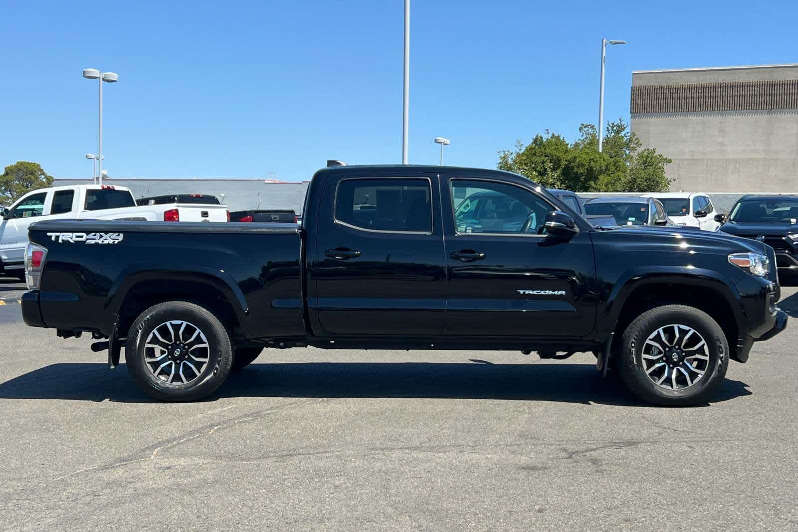 Thumbnail: 2022 Toyota Tacoma - 6