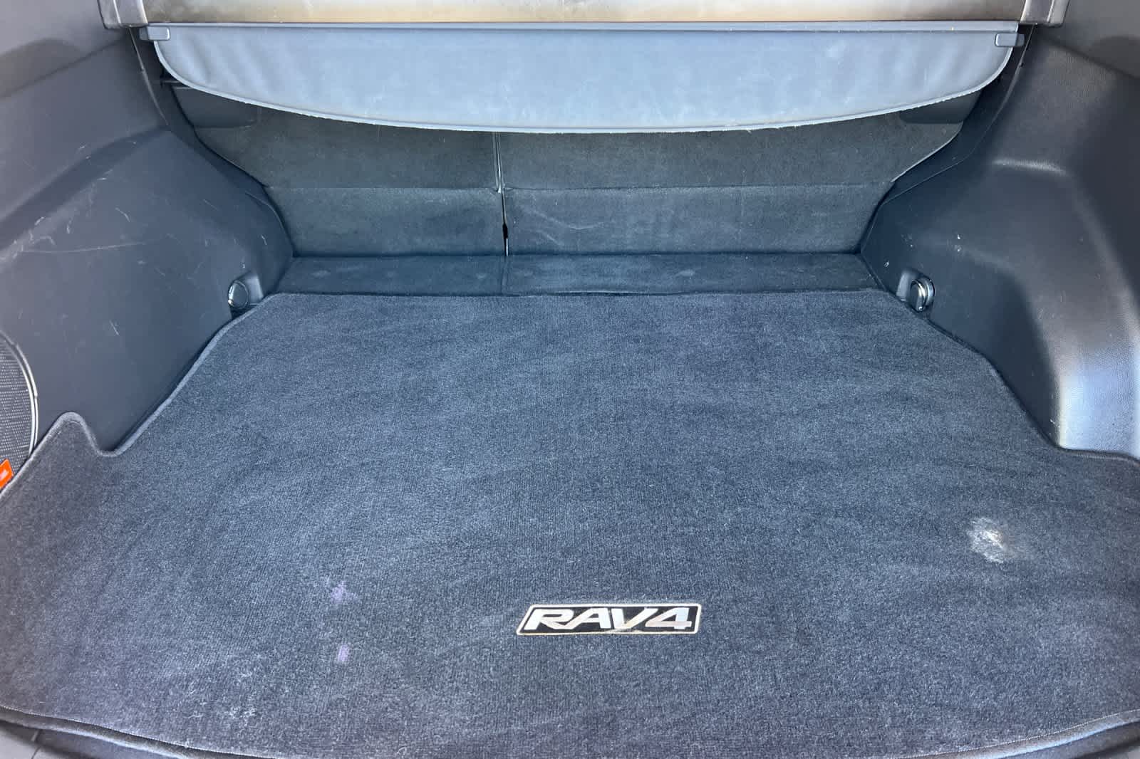 Thumbnail: 2019 Toyota RAV4 - 16