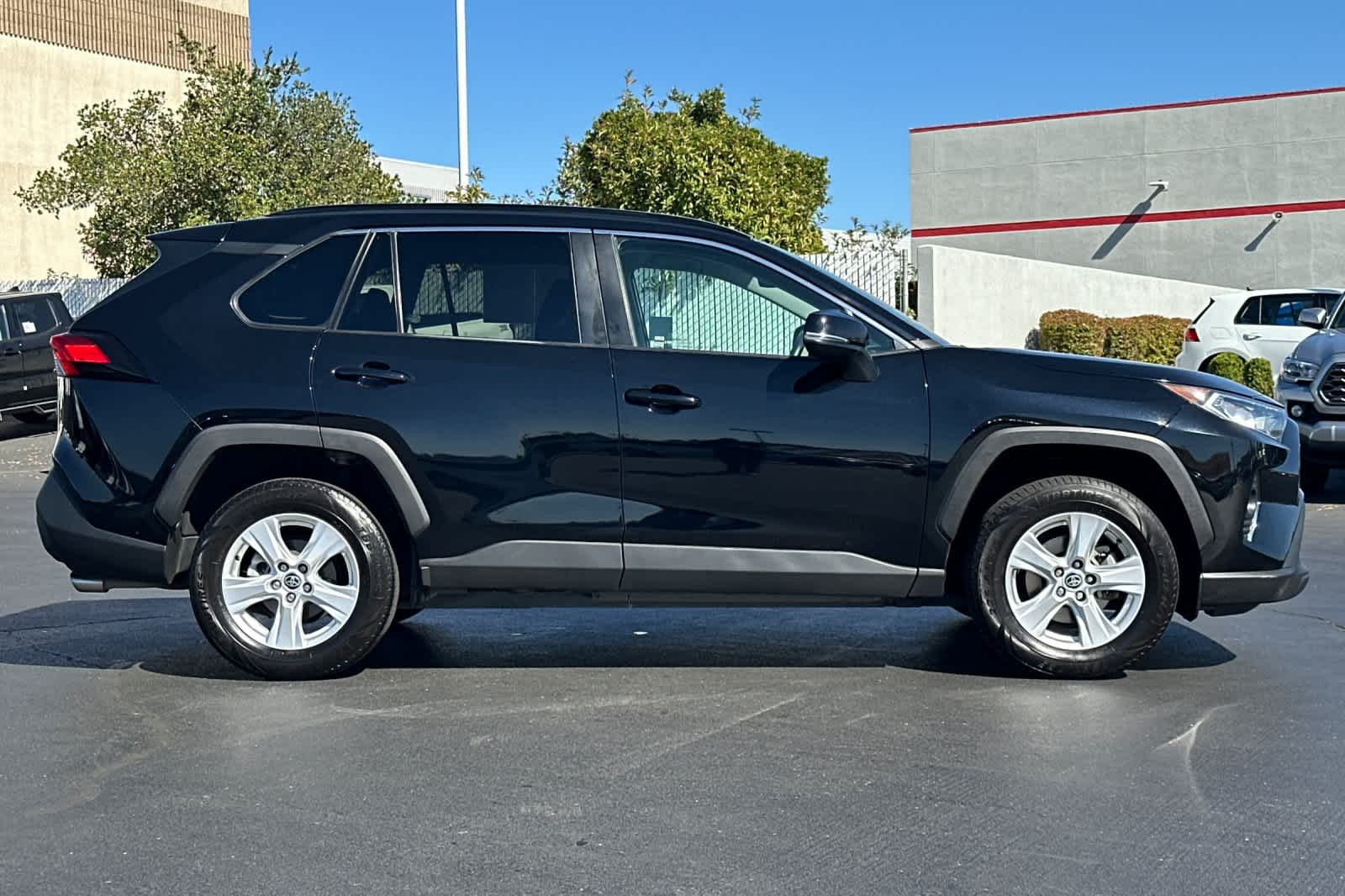 Thumbnail: 2021 Toyota RAV4 - 6