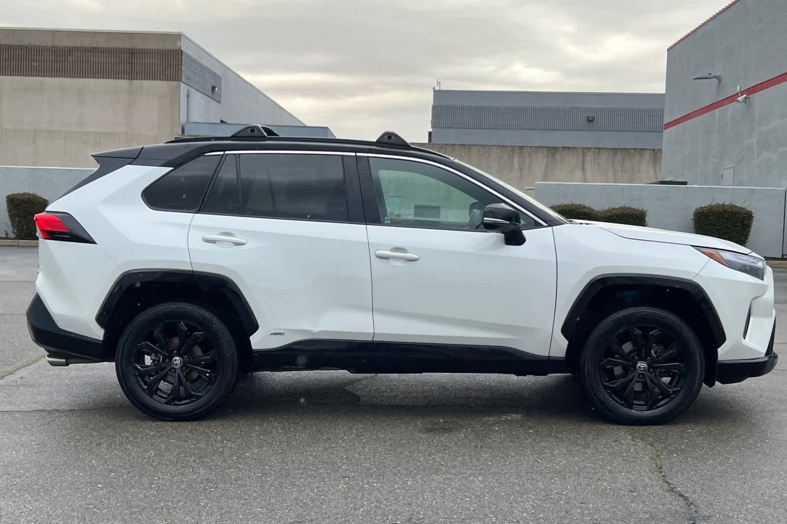 Thumbnail: 2022 Toyota RAV4 - 6