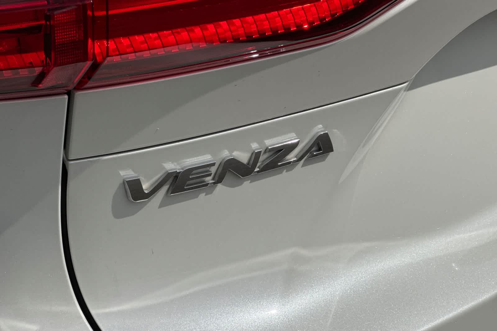 Thumbnail: 2022 Toyota Venza - 32