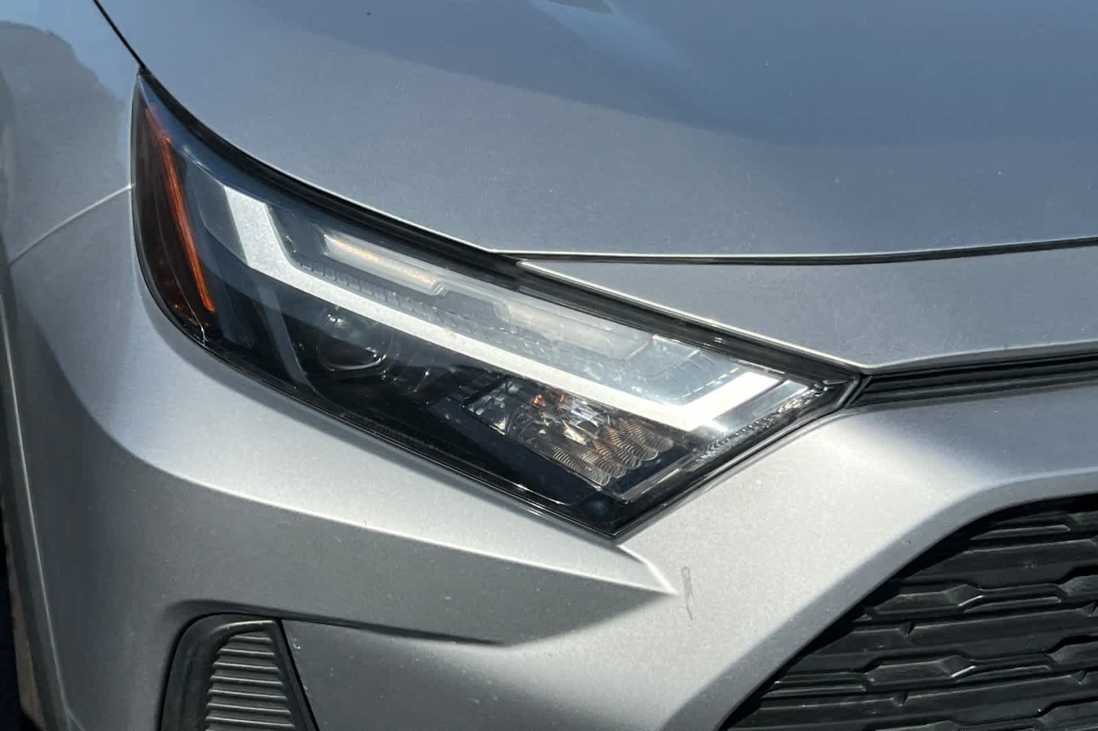 Thumbnail: 2022 Toyota RAV4 - 8