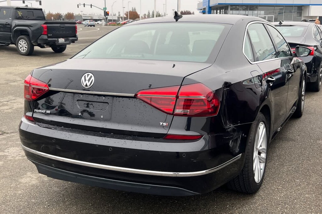 Used 2018 Volkswagen Passat 2.0T SE w/Technology Sedan
