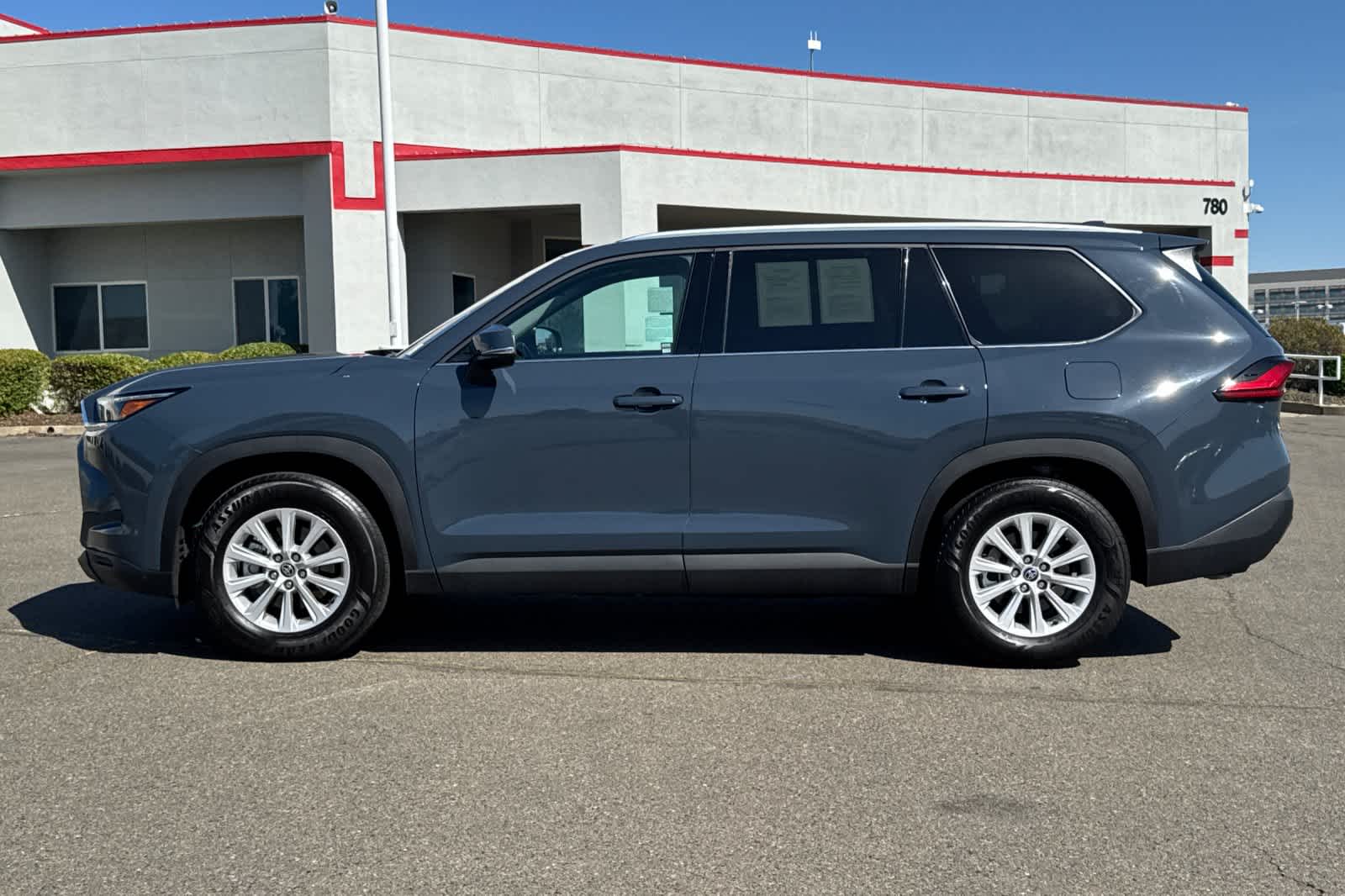 Thumbnail: 2024 Toyota Grand Highlander - 9