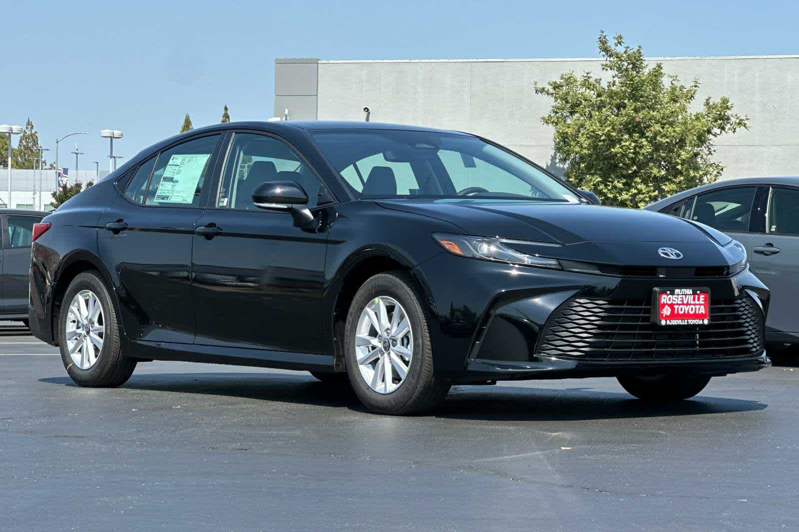 2025 Toyota Camry LE 9