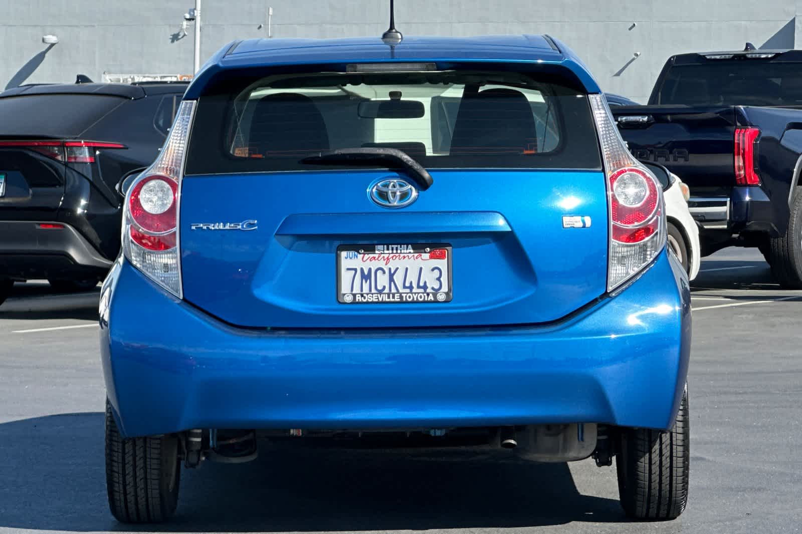 Thumbnail: 2012 Toyota Prius c - 8
