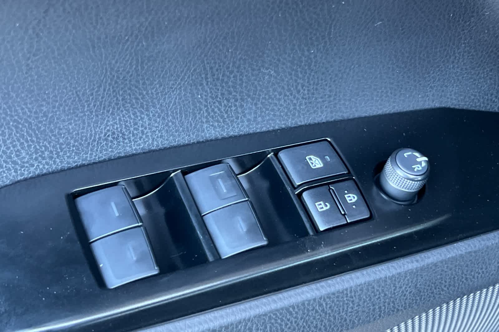 Thumbnail: 2025 Toyota Camry - 13