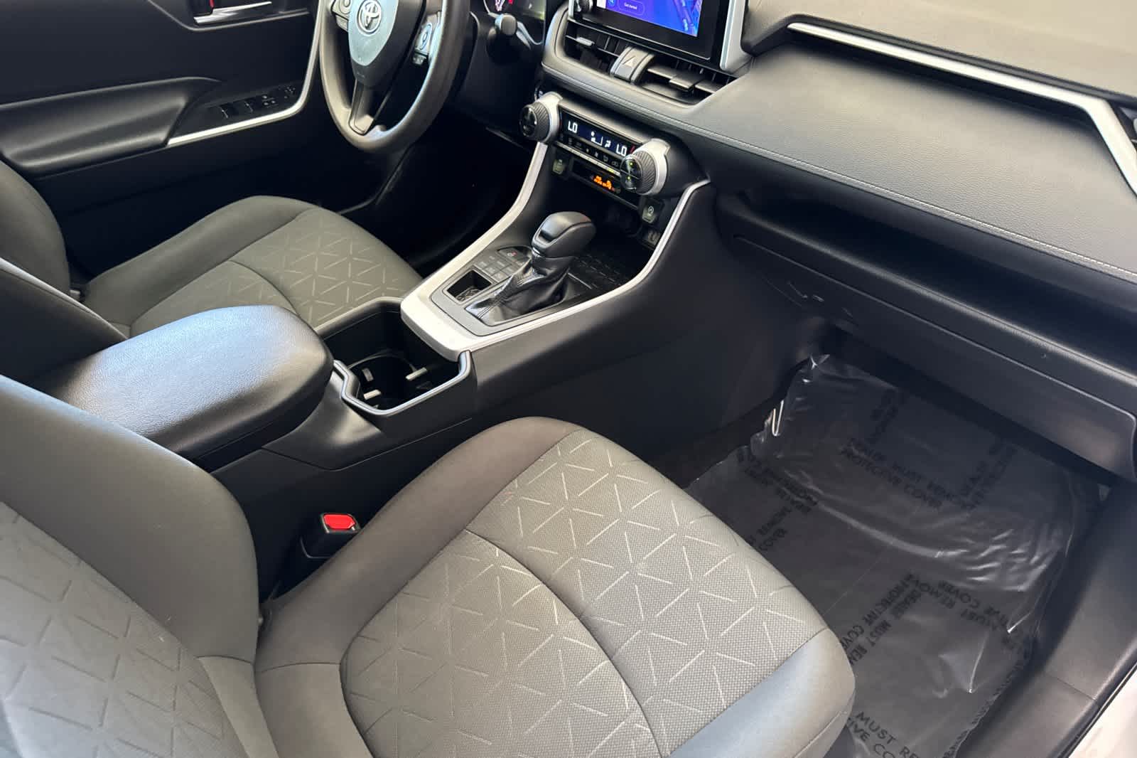 Thumbnail: 2023 Toyota RAV4 - 17