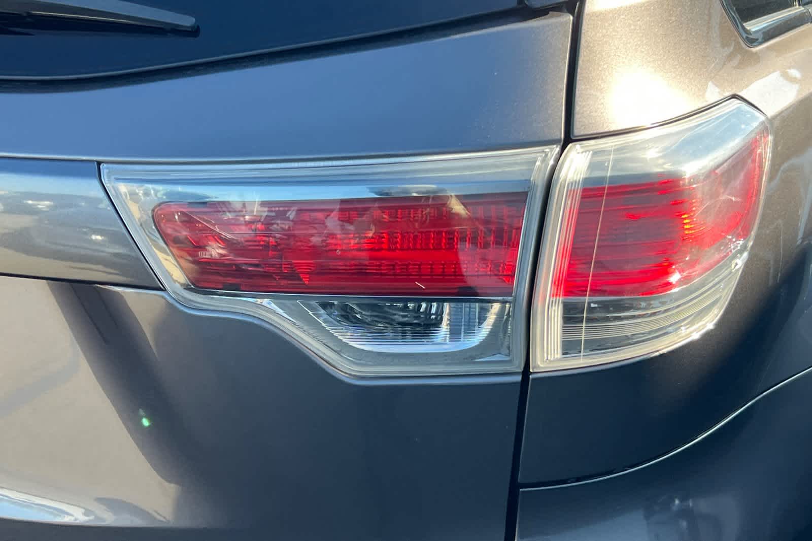 Thumbnail: 2016 Toyota Highlander - 8