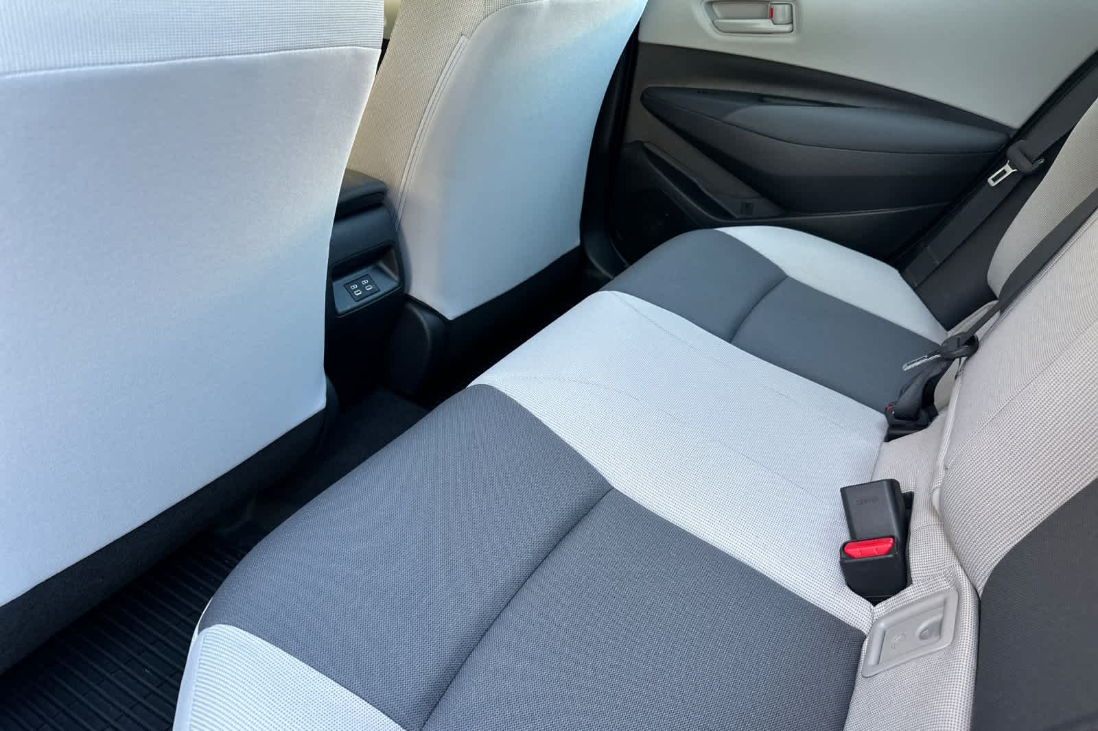 Thumbnail: 2025 Toyota Corolla - 4