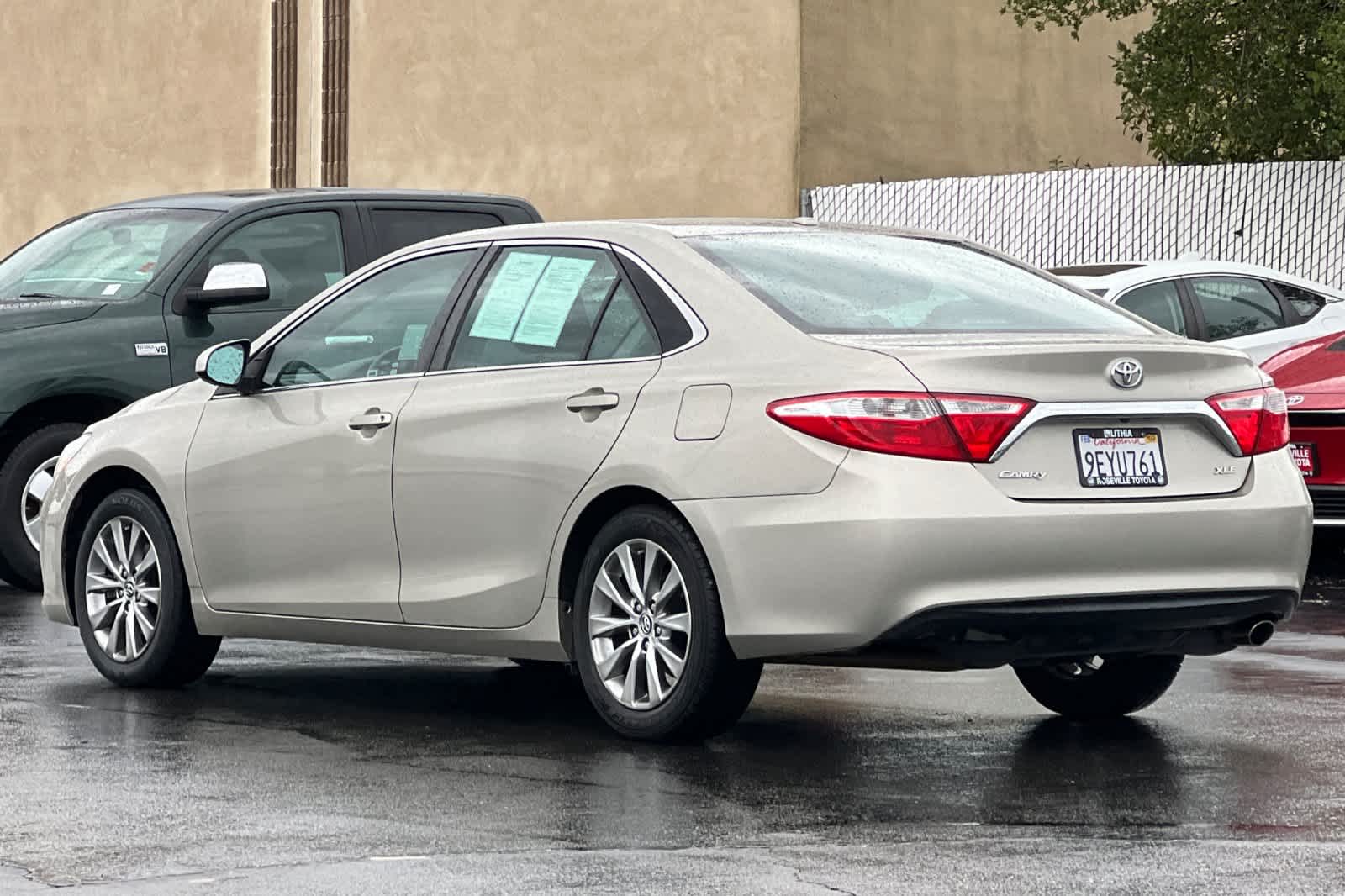 Thumbnail: 2016 Toyota Camry - 7