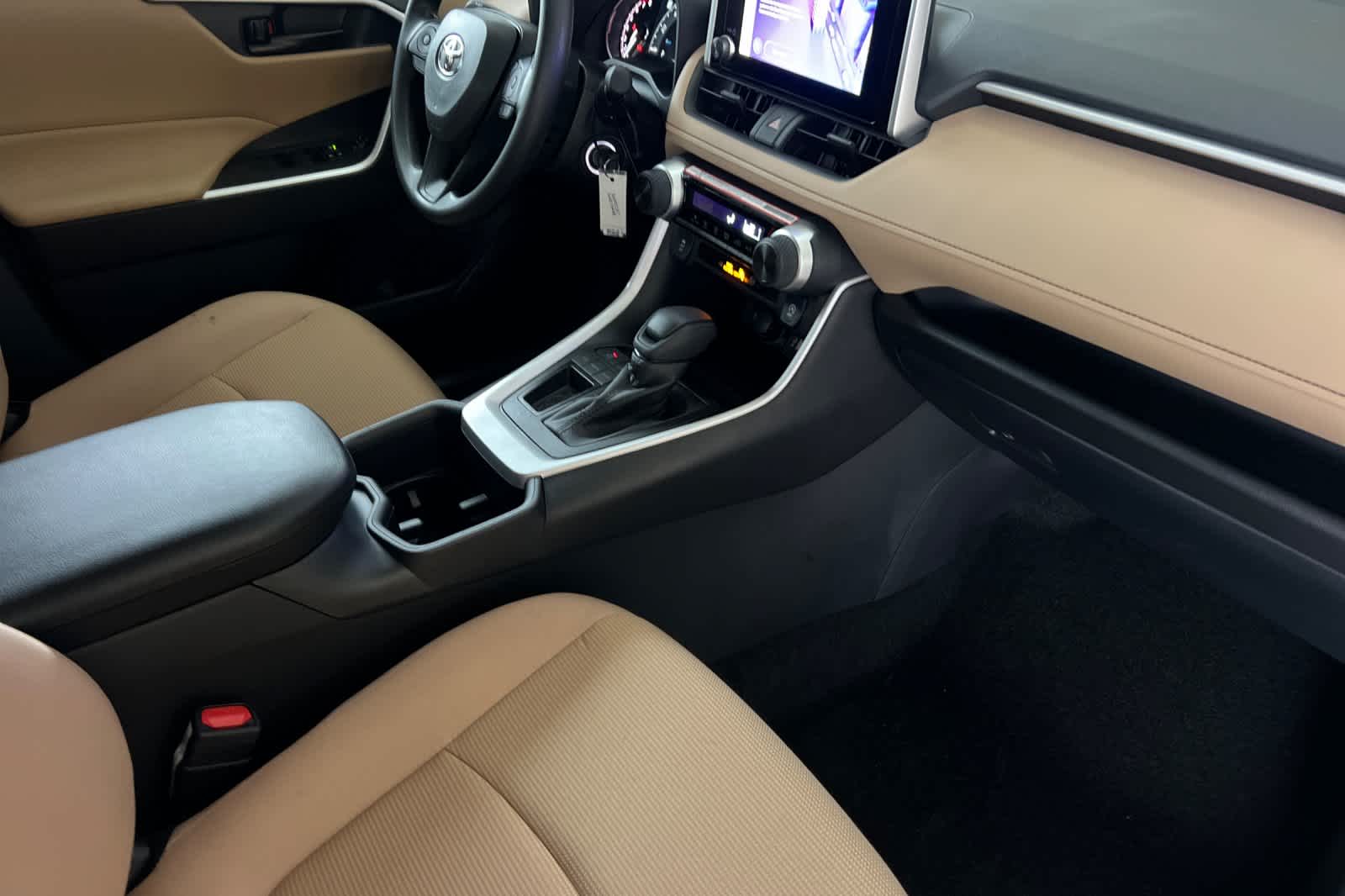 Thumbnail: 2025 Toyota RAV4 - 16