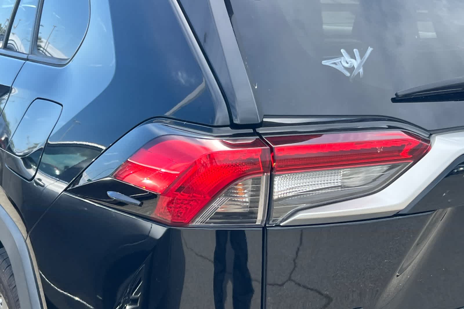 Thumbnail: 2019 Toyota RAV4 - 20