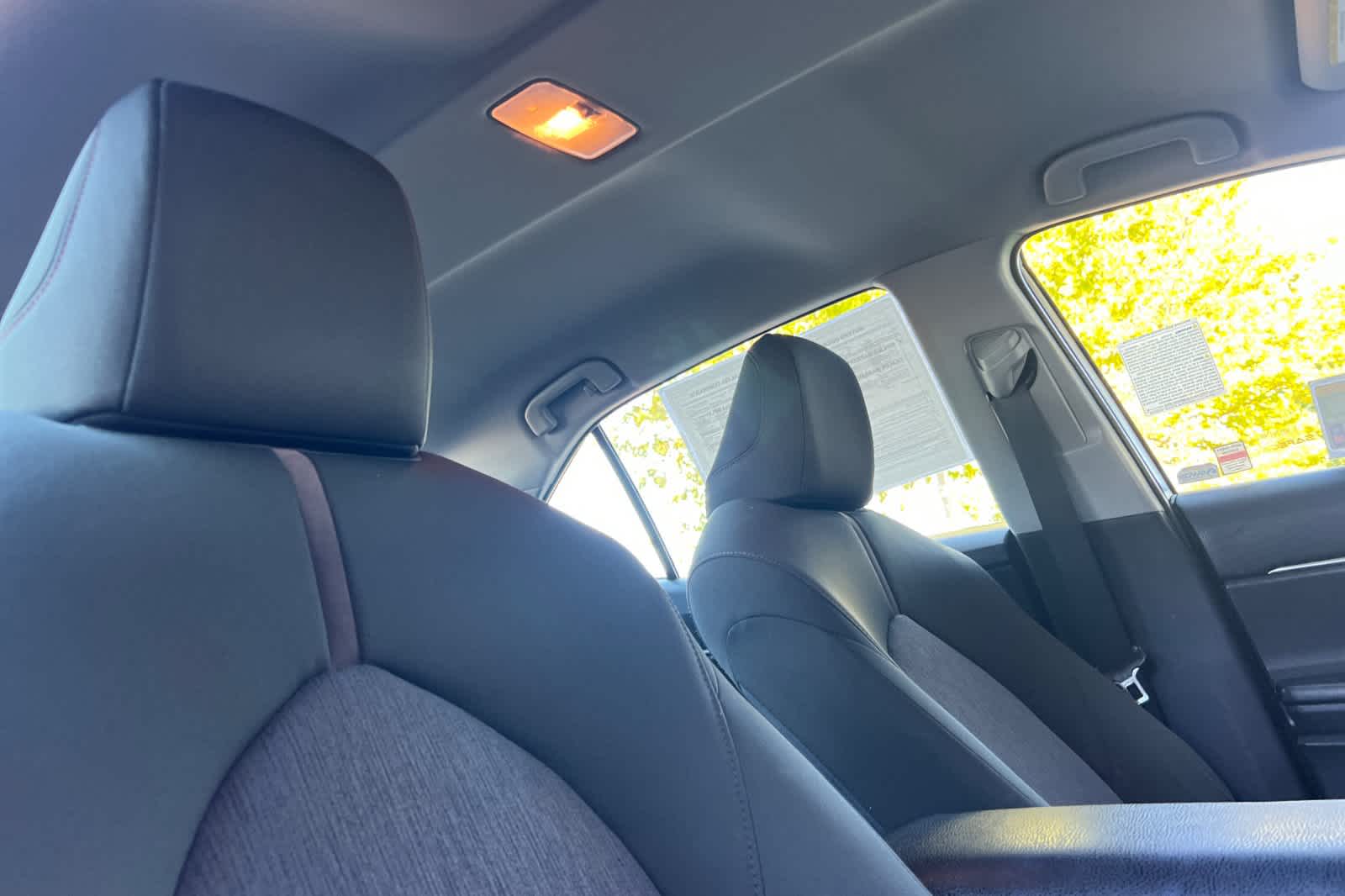 Thumbnail: 2018 Toyota Camry - 16