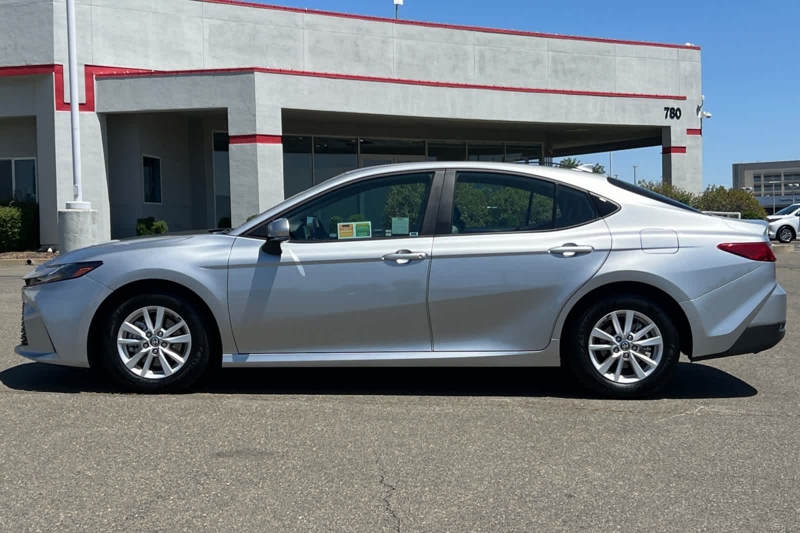 Thumbnail: 2025 Toyota Camry - 9