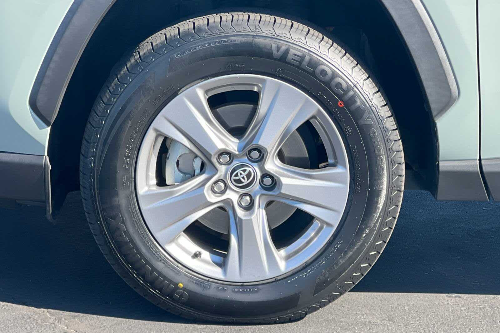 Thumbnail: 2022 Toyota RAV4 - 28