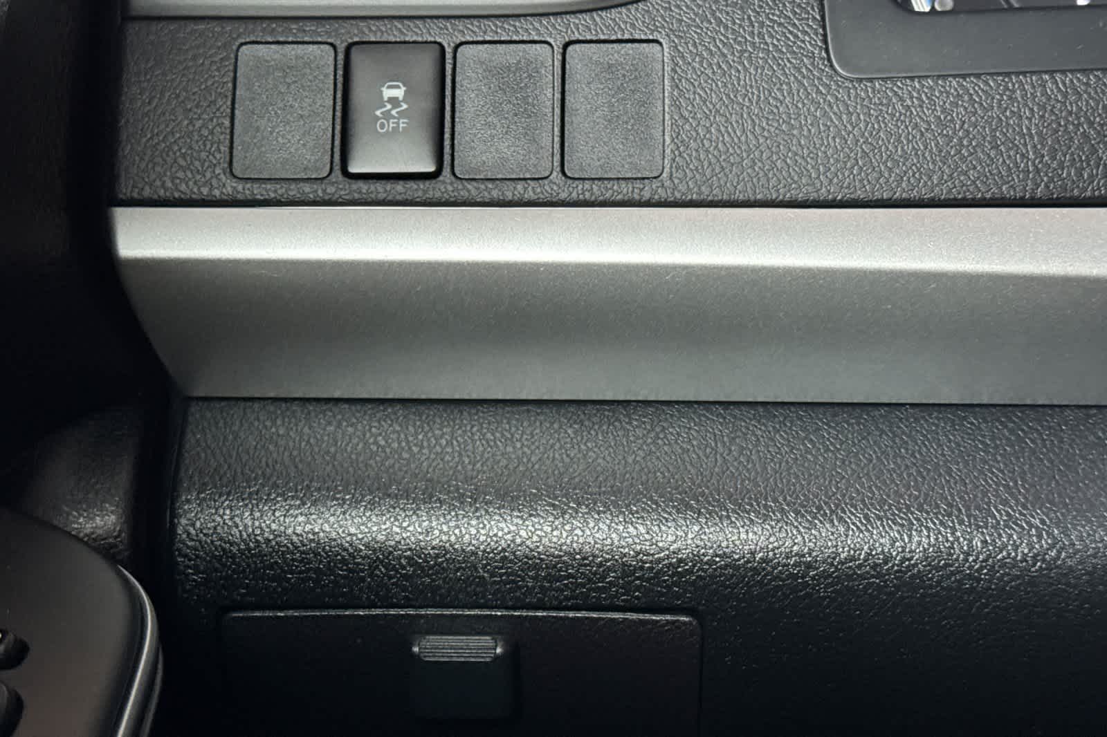 Thumbnail: 2017 Toyota Camry - 28