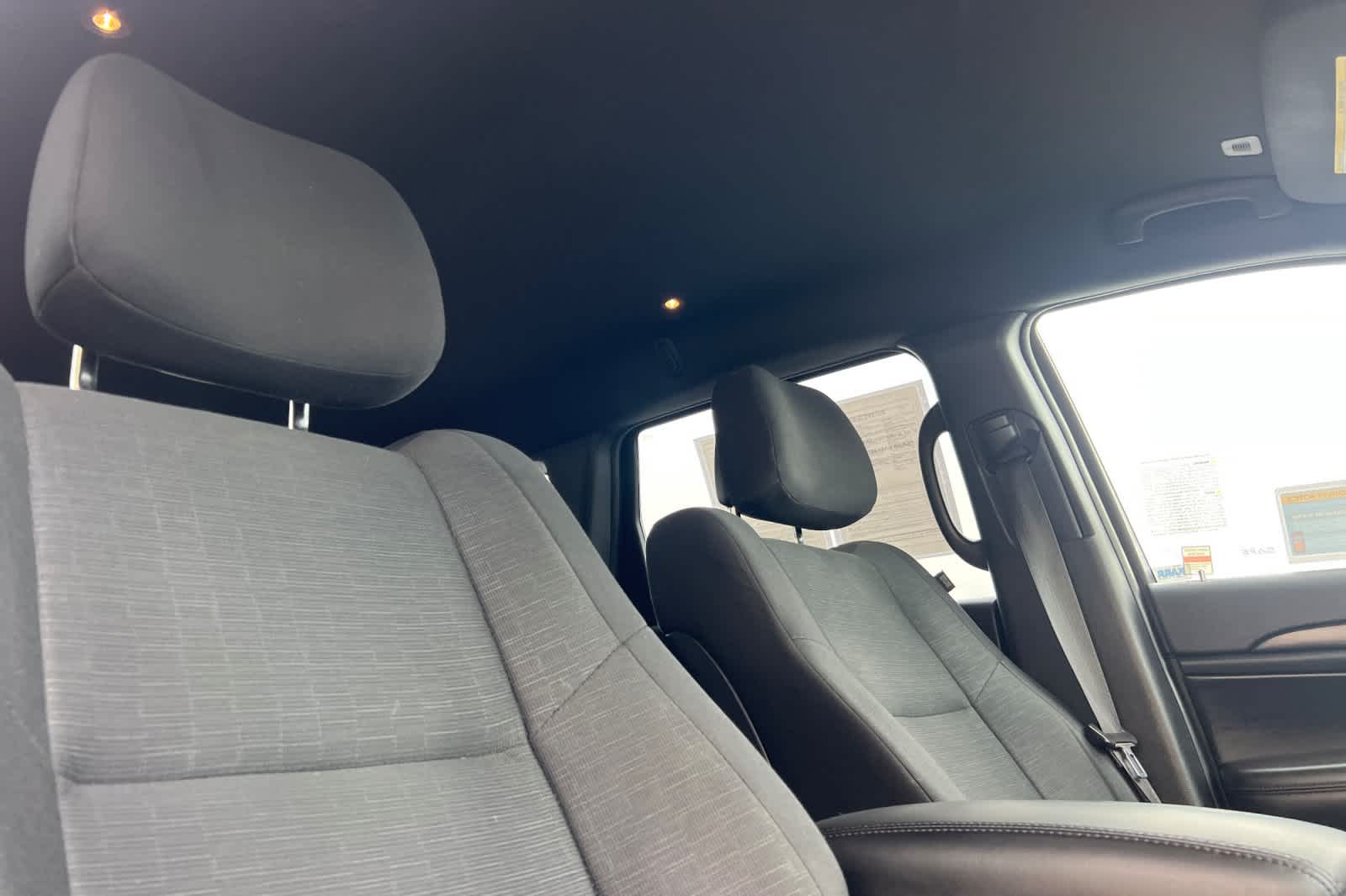 Thumbnail: 2017 Jeep Grand Cherokee - 17