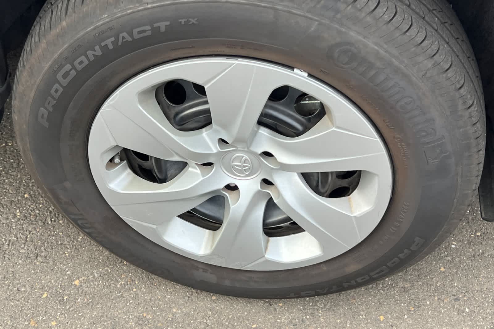 Thumbnail: 2021 Toyota RAV4 - 12