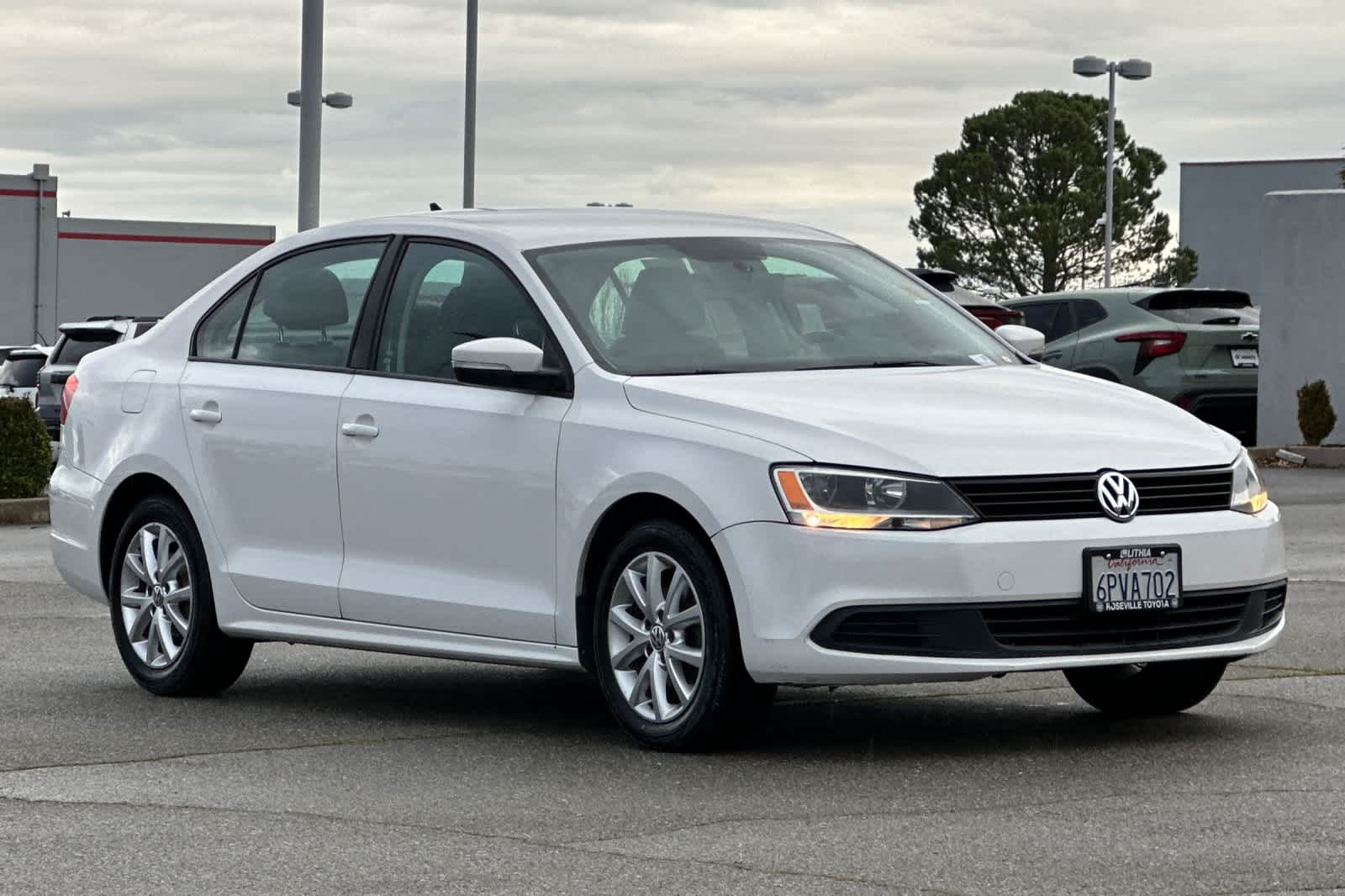 Thumbnail: 2011 Volkswagen Jetta - 5