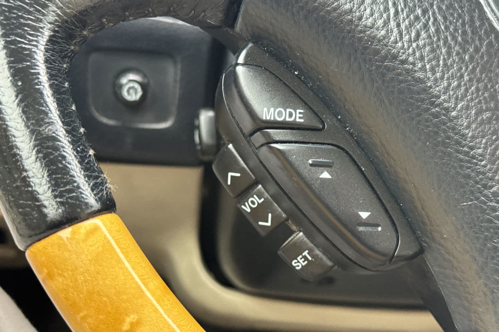 Thumbnail: 2004 Lexus SC - 24