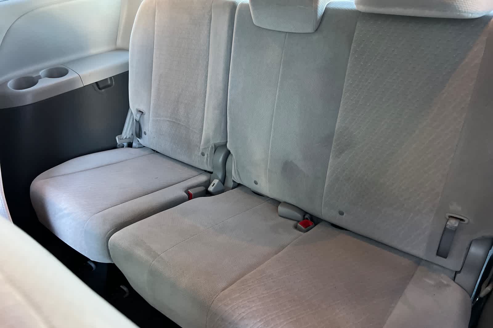 Thumbnail: 2016 Toyota Sienna - 16