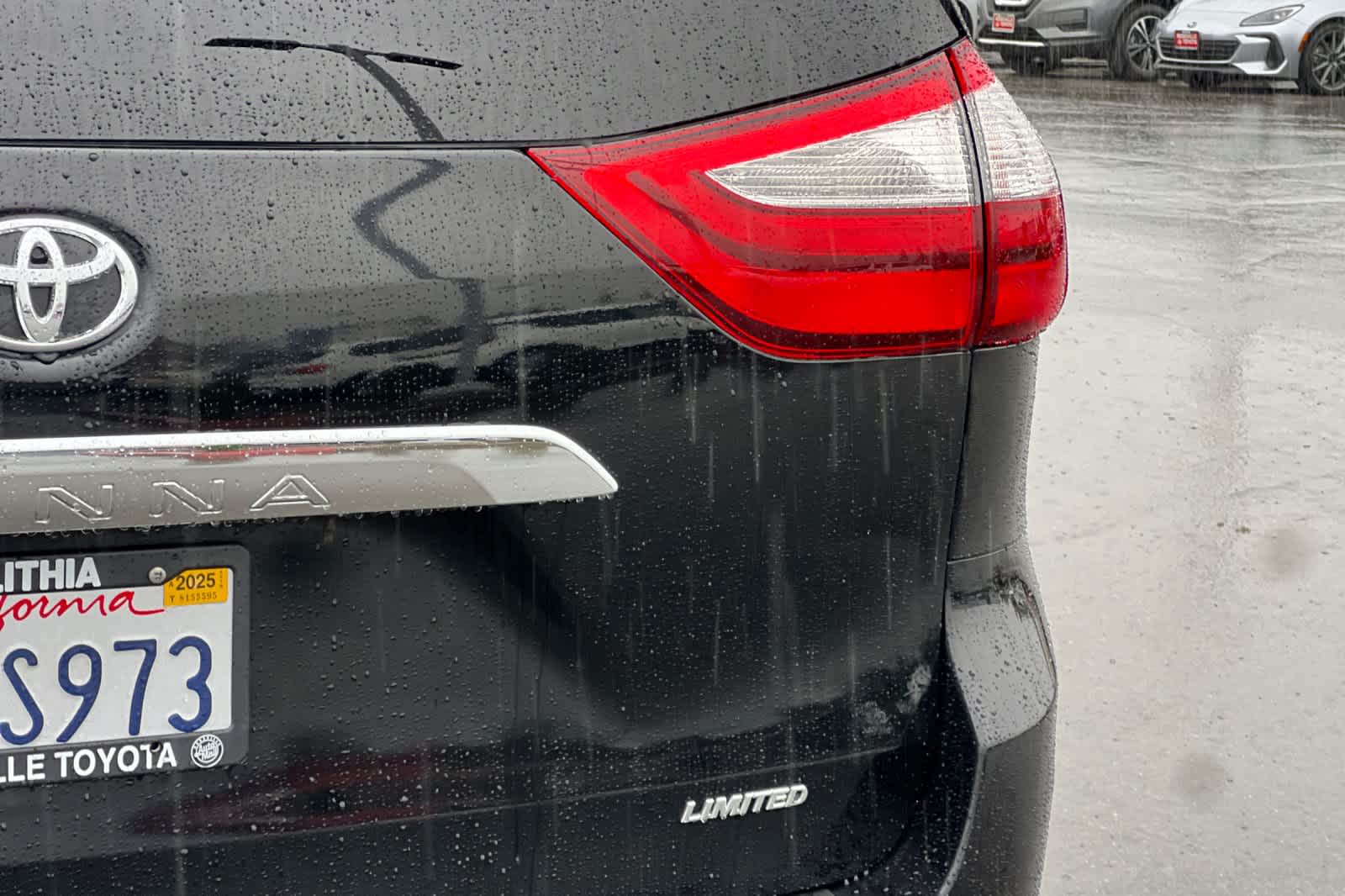 Thumbnail: 2019 Toyota Sienna - 28