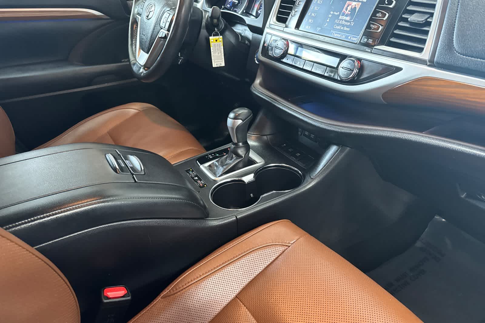 Thumbnail: 2017 Toyota Highlander - 18