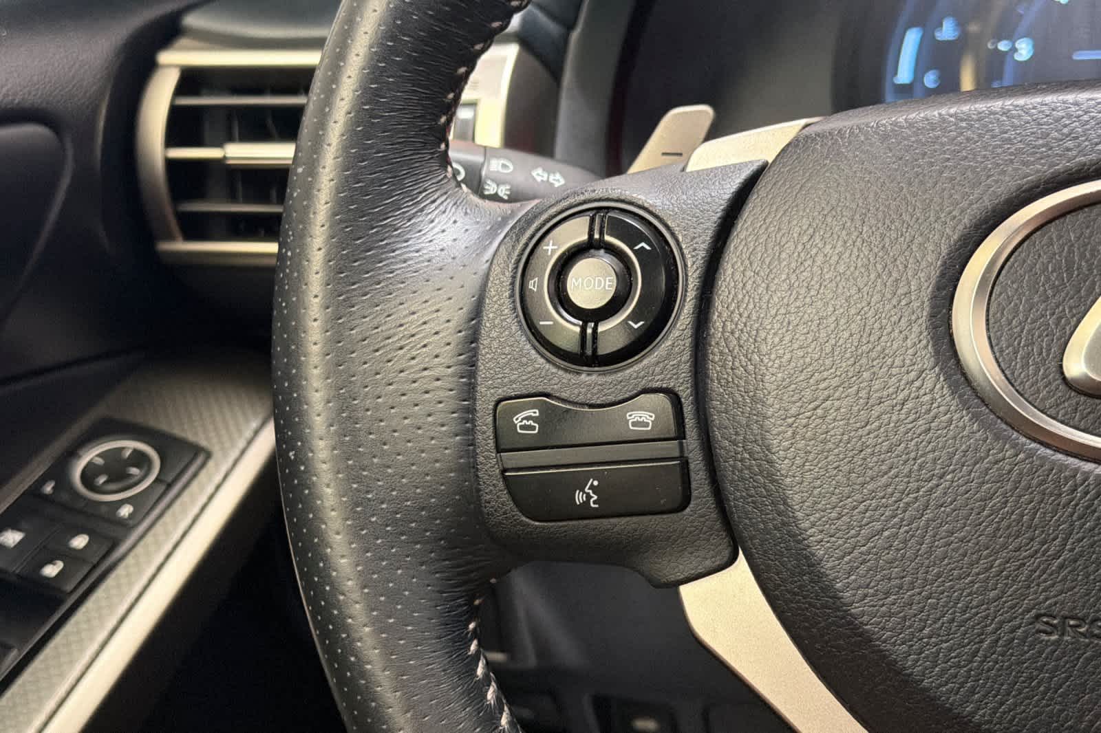 Thumbnail: 2014 Lexus IS - 26