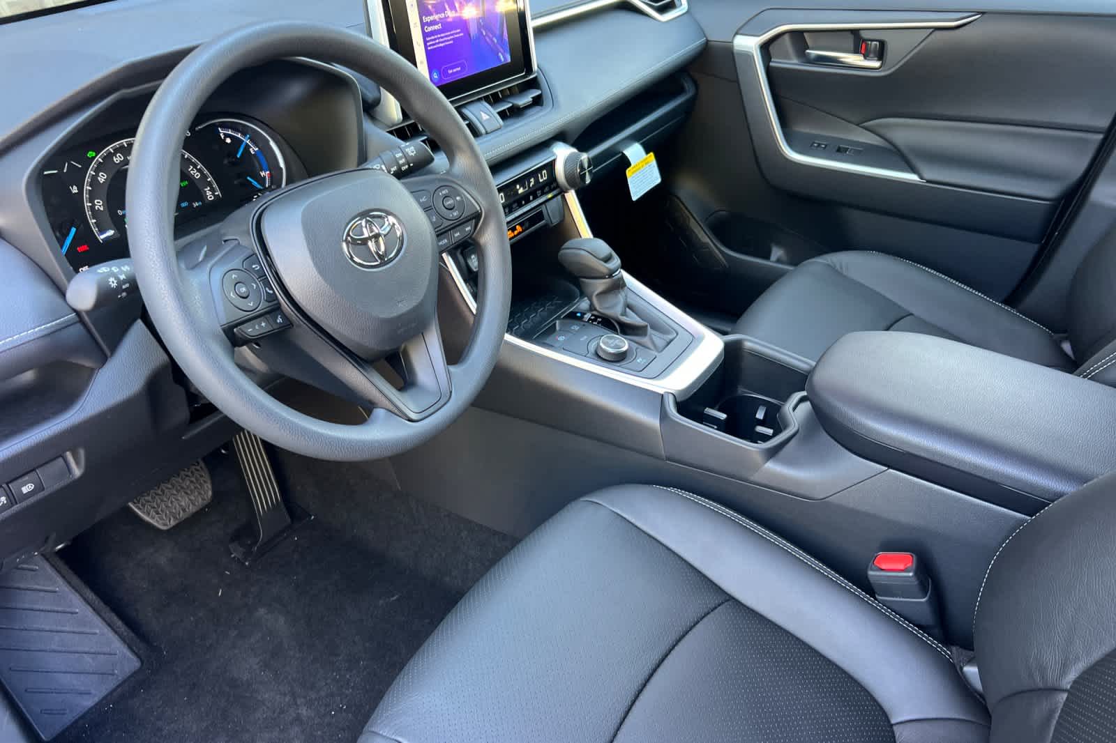 Thumbnail: 2025 Toyota RAV4 - 11