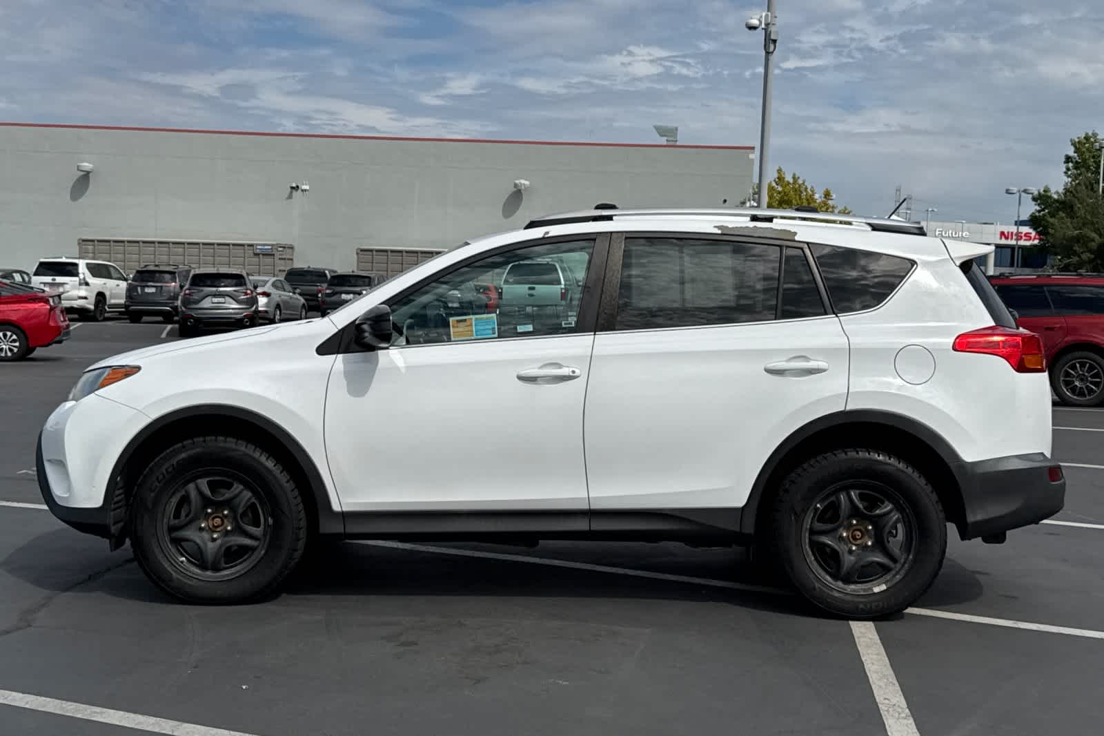 Thumbnail: 2014 Toyota RAV4 - 9