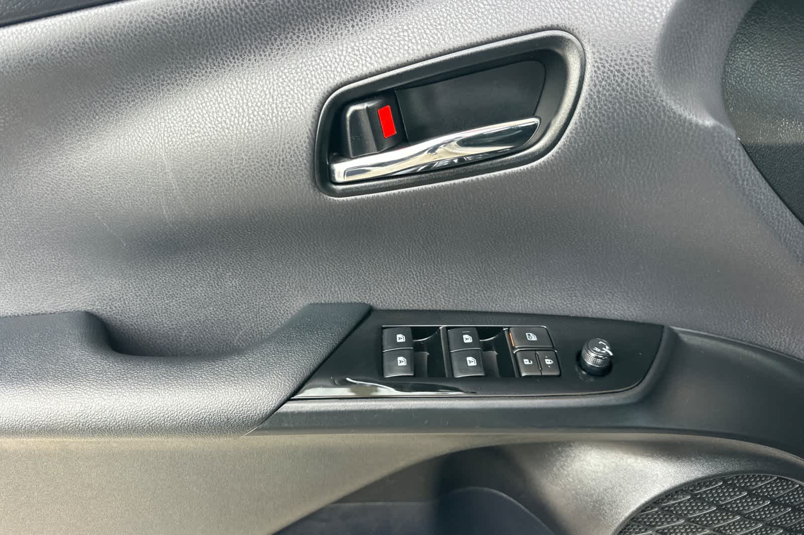 Thumbnail: 2017 Toyota Prius Prime - 12