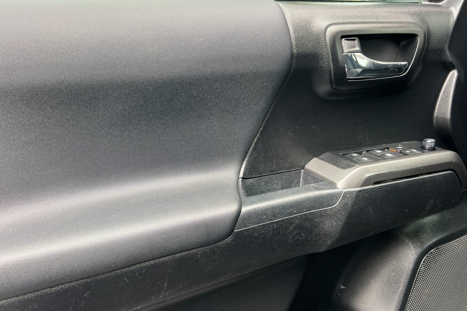 Thumbnail: 2022 Toyota Tacoma - 12