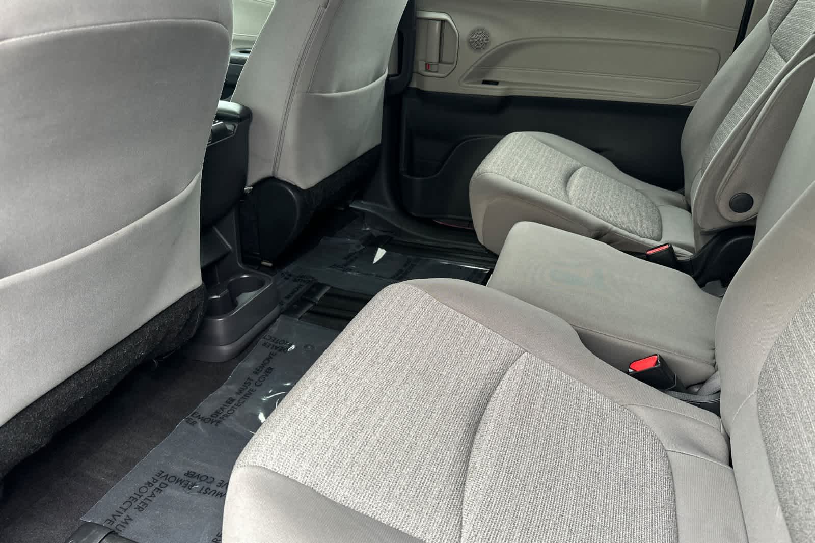 Thumbnail: 2022 Toyota Sienna - 4