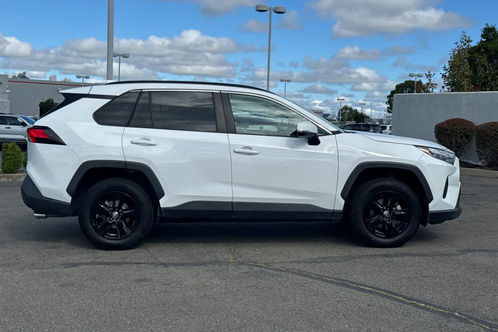 Thumbnail: 2022 Toyota RAV4 - 6