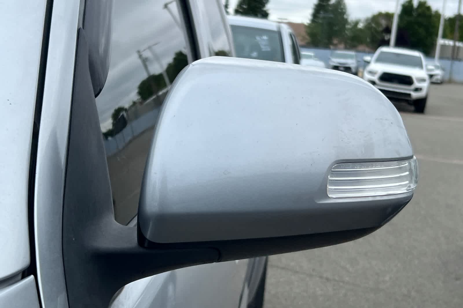 Thumbnail: 2015 Toyota Tacoma - 9