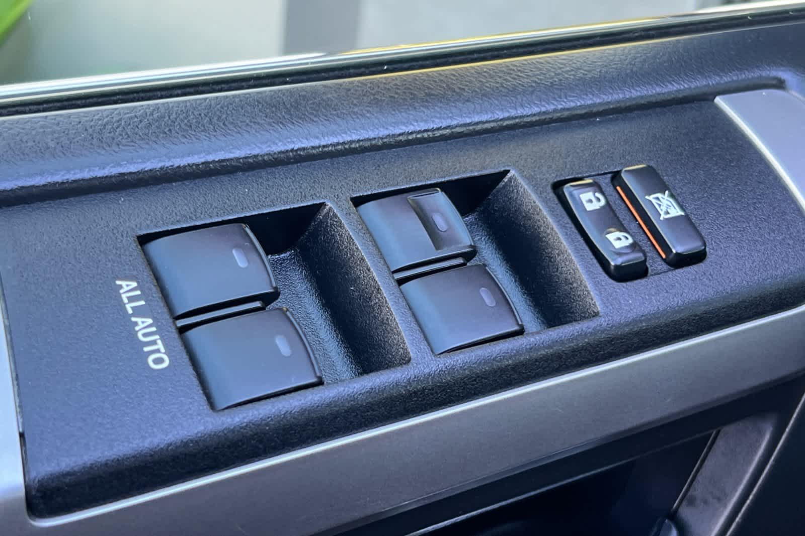 Thumbnail: 2018 Toyota 4Runner - 13