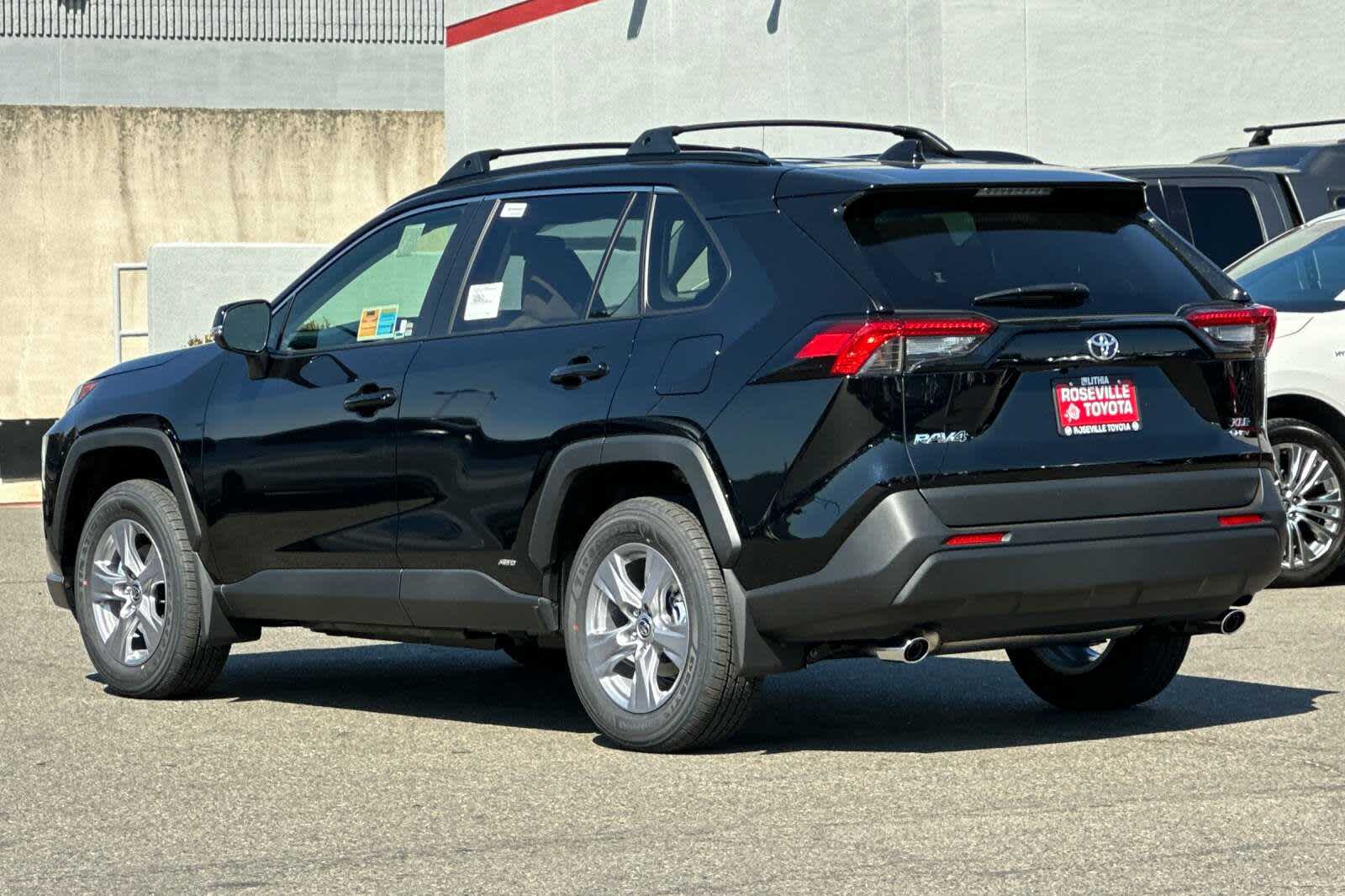Thumbnail: 2025 Toyota RAV4 - 6
